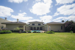 Wide Private Suíte with access to Swimmingpool